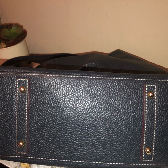 Dooney & Bourke navy blue handbag with coin wallet and dust cover; very cute - Picture 5 of 13